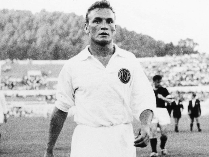 Il calcio di Giacomo Losi: “In campo valori e umiltà, sugli spalti amore e&nbsp;ombrellate”